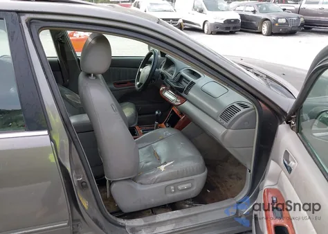 2005 Toyota Camry Xle V6 z USA, uszkodzony, nr VIN 4T1BF30K35U605782